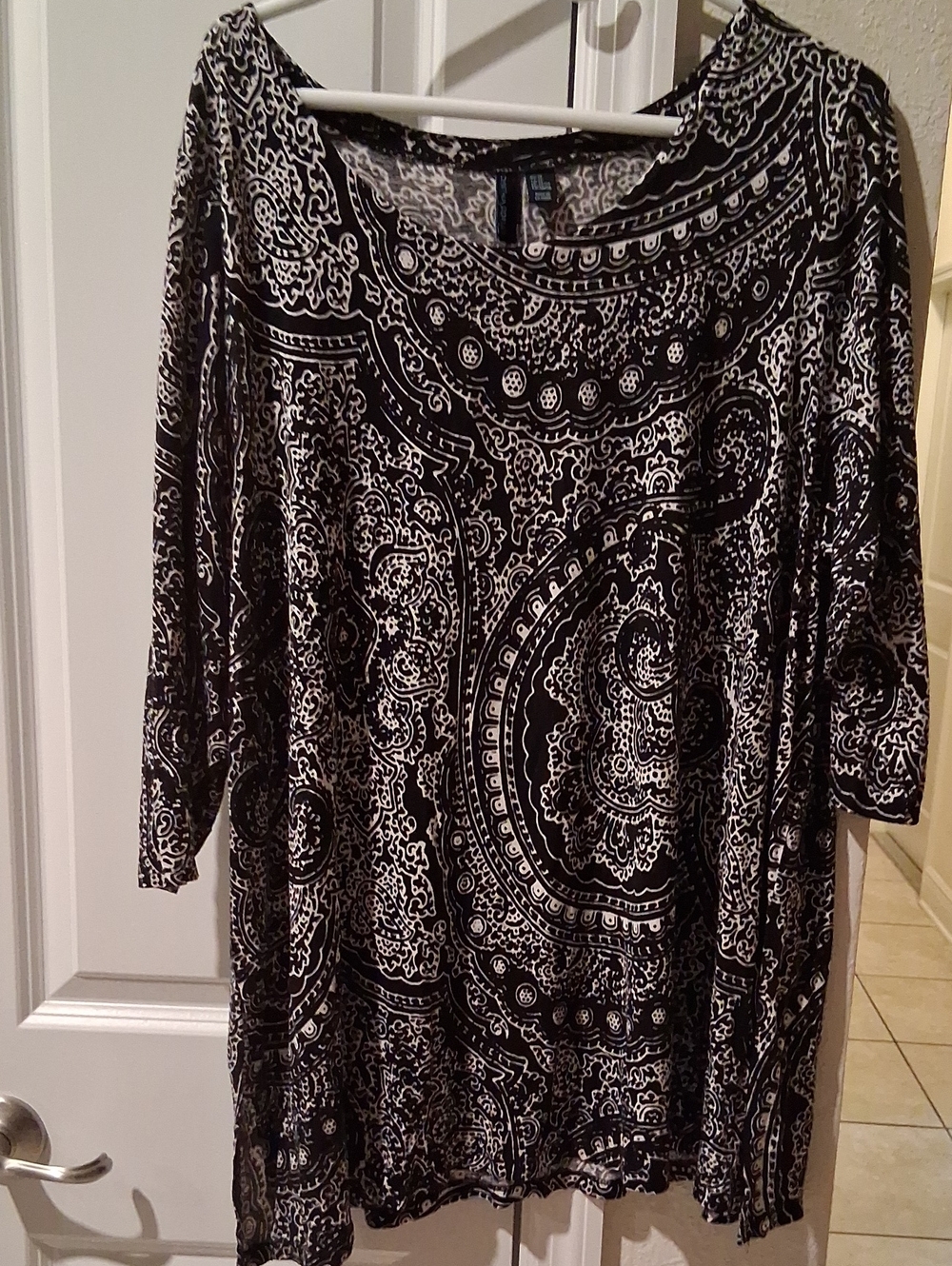 Cynthia Rowley Black & White Paisley Scoop Neck Tunic